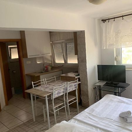 Apartmani Kutlesa 沃迪切 外观 照片