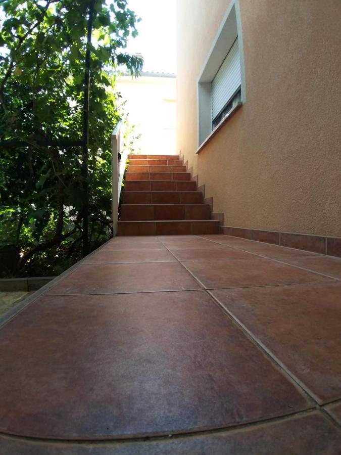 Apartmani Kutlesa 沃迪切 外观 照片