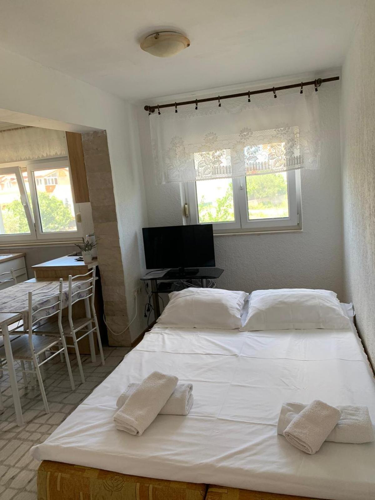 Apartmani Kutlesa 沃迪切 外观 照片