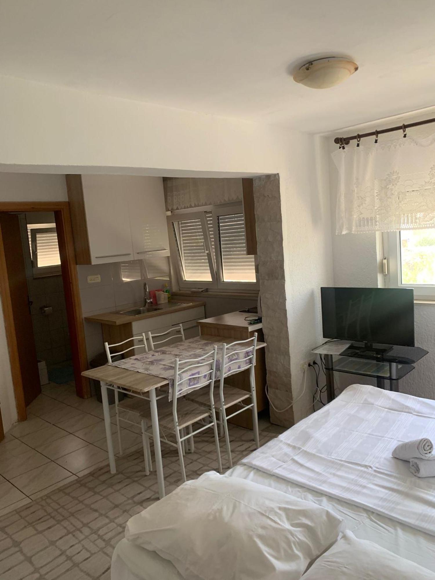 Apartmani Kutlesa 沃迪切 外观 照片